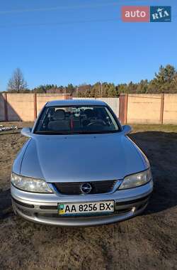 Седан Opel Vectra 1999 в Народичах