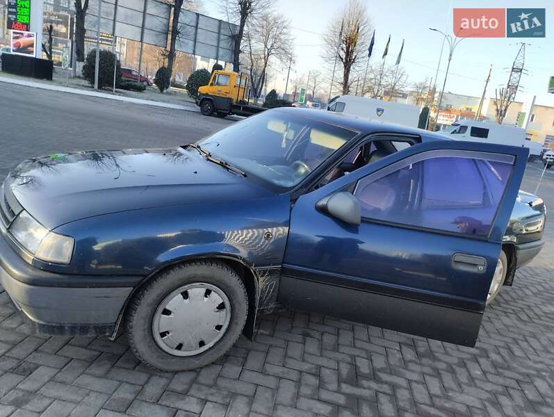 Седан Opel Vectra 1991 в Івано-Франківську