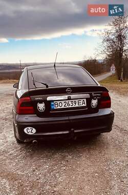 Ліфтбек Opel Vectra 2000 в 