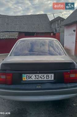 Седан Opel Vectra 1995 в Здолбуніві