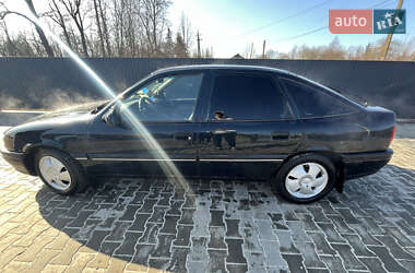 Ліфтбек Opel Vectra 1995 в Бару