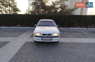 Седан Opel Vectra 1995 в Днепре