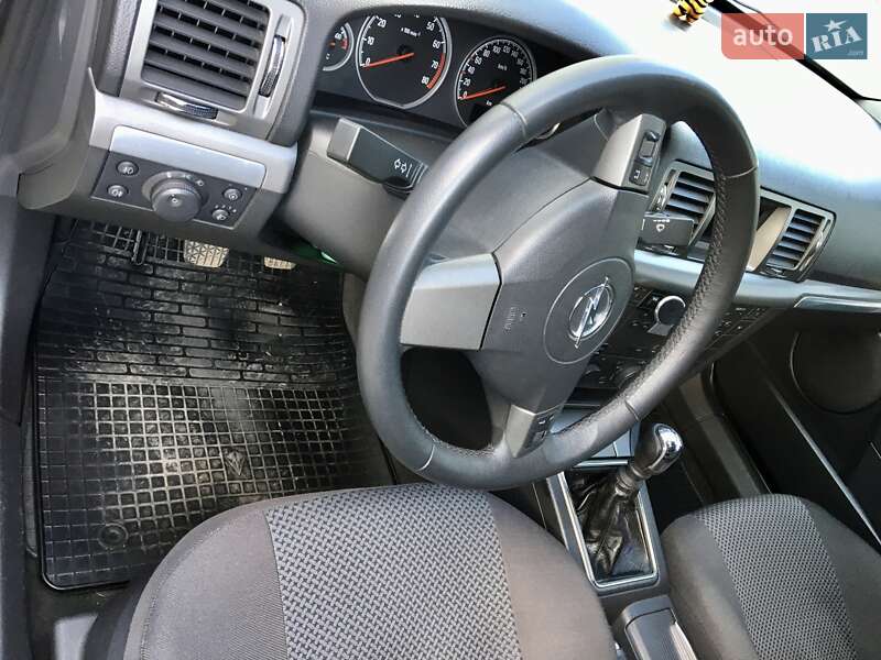 Седан Opel Vectra 2005 в Хмельницком фото 12 Седан Opel Vectra 2005 в Хмельницком