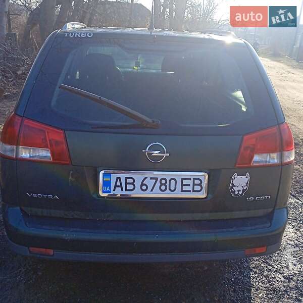 Универсал Opel Vectra 2004 в Литине