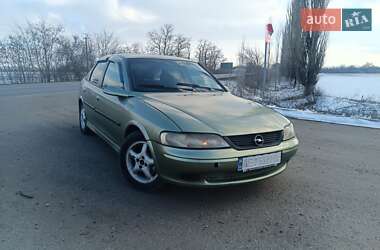 Лифтбек Opel Vectra 1996 в Новом Буге