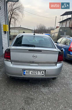 Лифтбек Opel Vectra 2004 в 