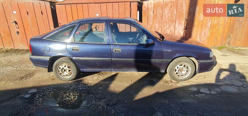 Лифтбек Opel Vectra 1995 в Львове
