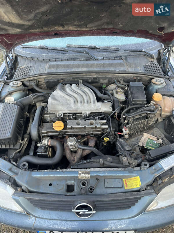 Седан Opel Vectra 1998 в Івано-Франківську