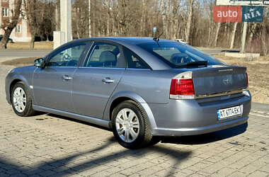 Ліфтбек Opel Vectra 2006 в Надвірній