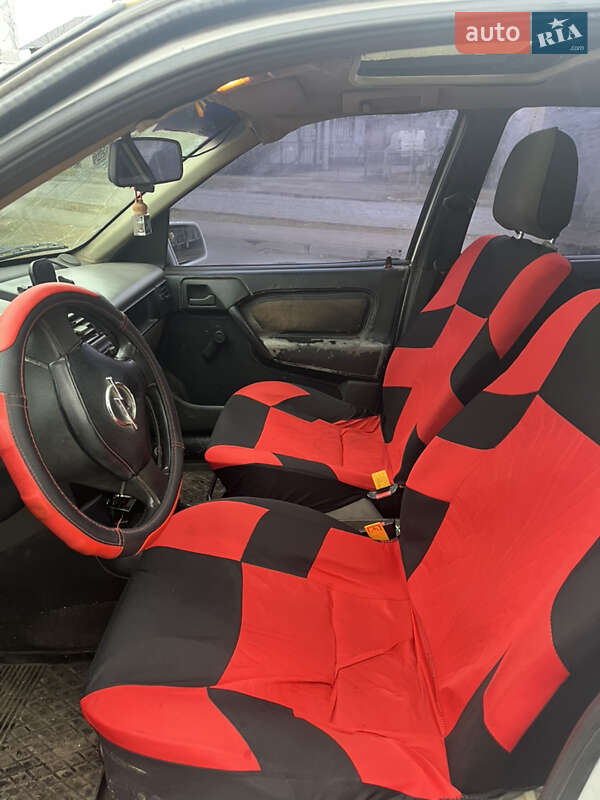 Седан Opel Vectra 1989 в Луцьку