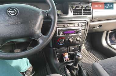 Седан Opel Vectra 1998 в Житомире