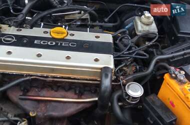 Лифтбек Opel Vectra 1997 в 