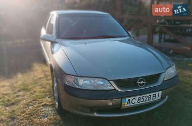 Седан Opel Vectra 1996 в Нововолинську