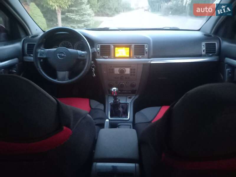 Седан Opel Vectra 2006 в Черновцах