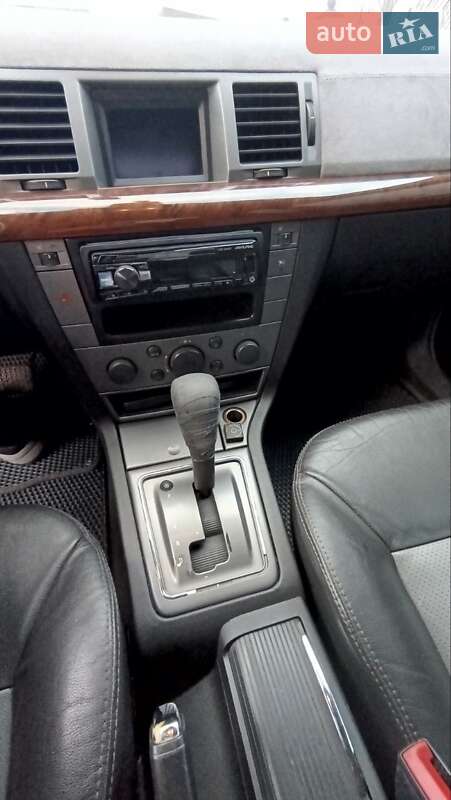 Седан Opel Vectra 2004 в Радехові