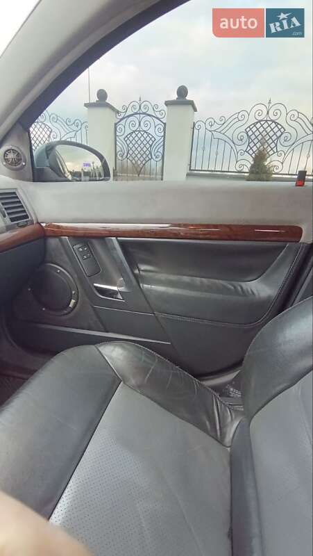 Седан Opel Vectra 2004 в Радехові