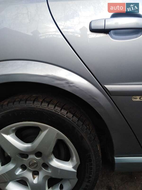 Седан Opel Vectra 2007 в Ромнах
