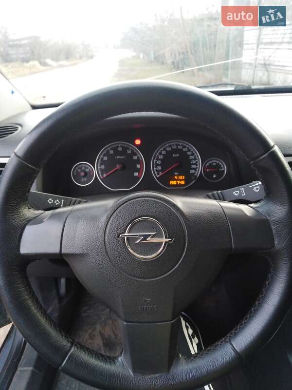 Седан Opel Vectra 2007 в Ромнах