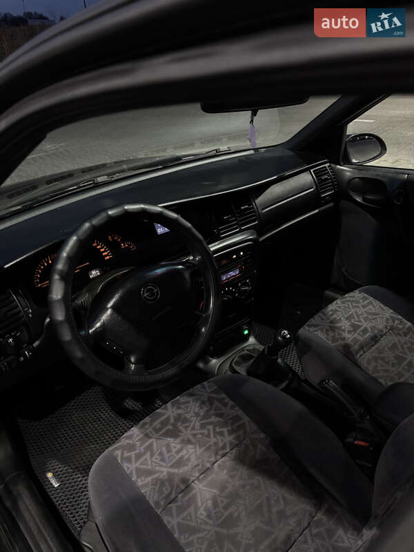 Седан Opel Vectra 1996 в Запорожье
