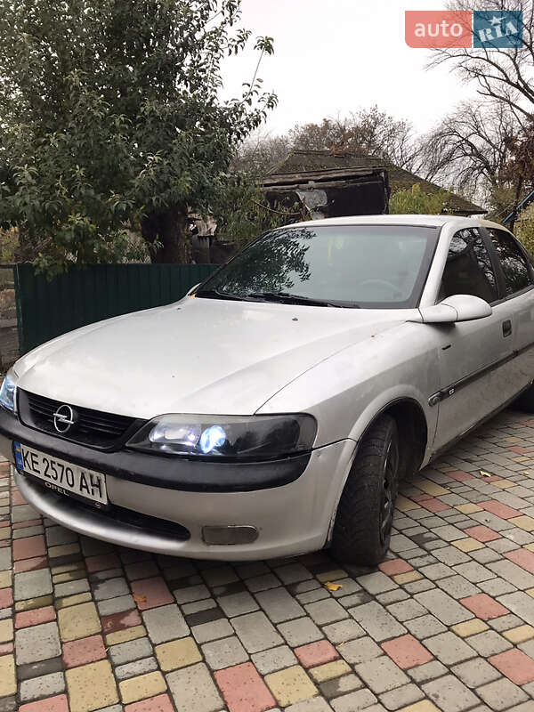 Лифтбек Opel Vectra 1996 в 