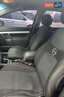 Седан Opel Vectra 2004 в 