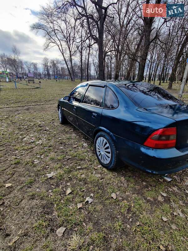 Седан Opel Vectra 1998 в Сумах