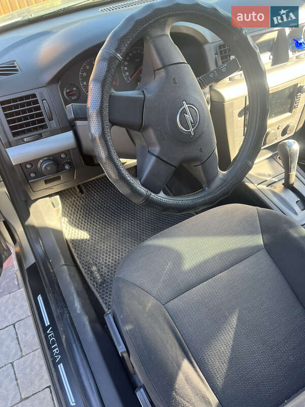 Седан Opel Vectra 2003 в Львове