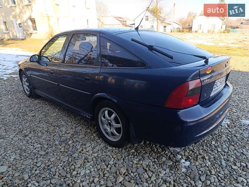 Лифтбек Opel Vectra 1999 в Львове