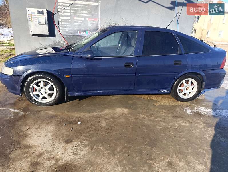 Лифтбек Opel Vectra 1999 в Львове