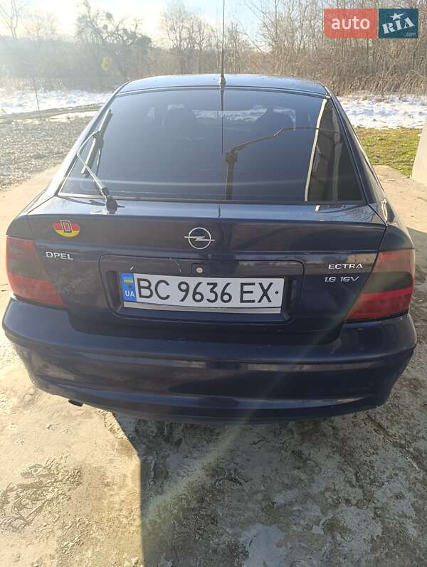 Лифтбек Opel Vectra 1999 в Львове