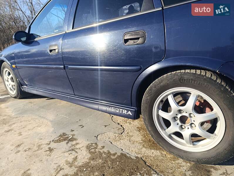 Лифтбек Opel Vectra 1999 в Львове