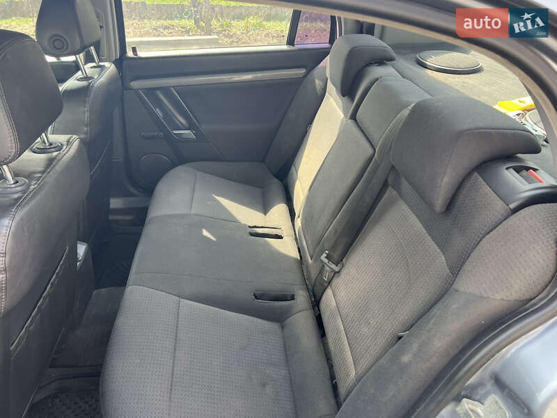 Седан Opel Vectra 2007 в Літині
