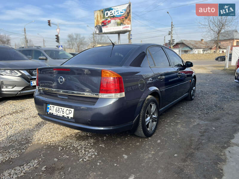 Седан Opel Vectra 2006 в Івано-Франківську