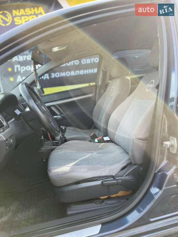 Седан Opel Vectra 2006 в Івано-Франківську