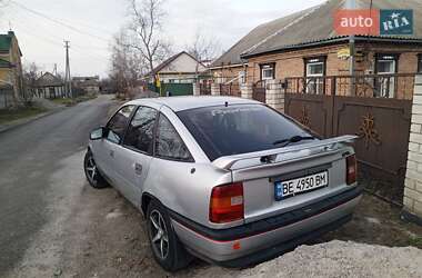 Лифтбек Opel Vectra 1989 в 