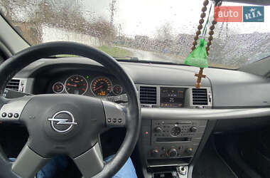 Универсал Opel Vectra 2004 в 