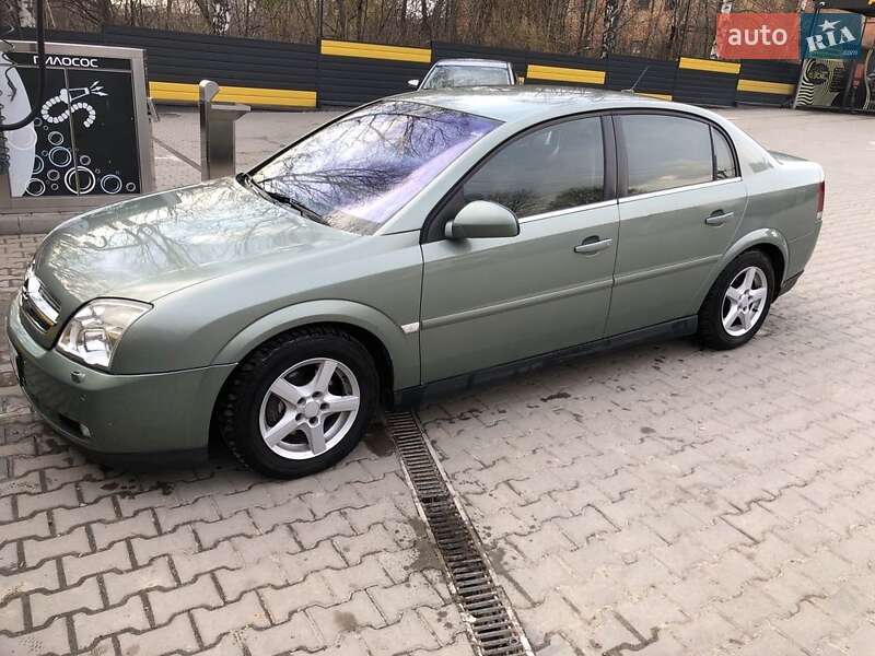 Седан Opel Vectra 2004 в 