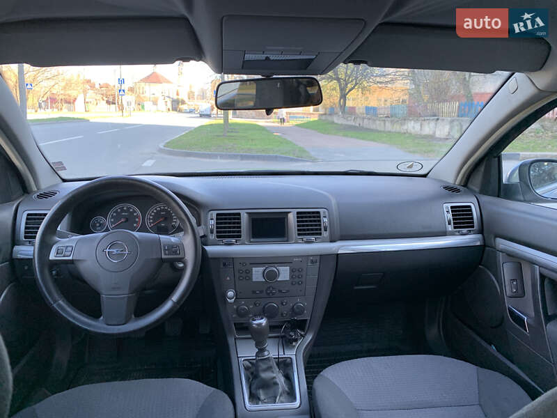 Лифтбек Opel Vectra 2006 в Чернигове