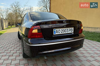 Седан Opel Vectra 2000 в 