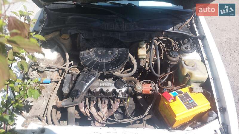 Седан Opel Vectra 1990 в Львове