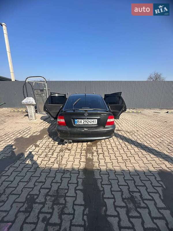 Ліфтбек Opel Vectra 1998 в Ярмолинцях