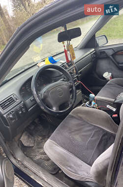 Седан Opel Vectra 1995 в 