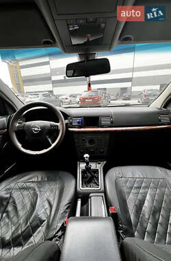 Седан Opel Vectra 2003 в 