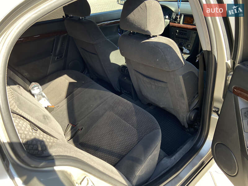 Седан Opel Vectra 2002 в Новому Бузі