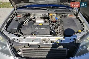 Лифтбек Opel Vectra 2002 в 