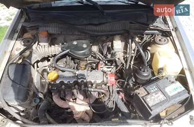 Лифтбек Opel Vectra 1992 в 