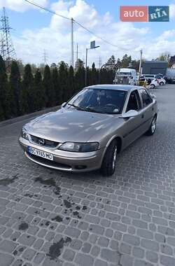 Седан Opel Vectra 1997 в Львові