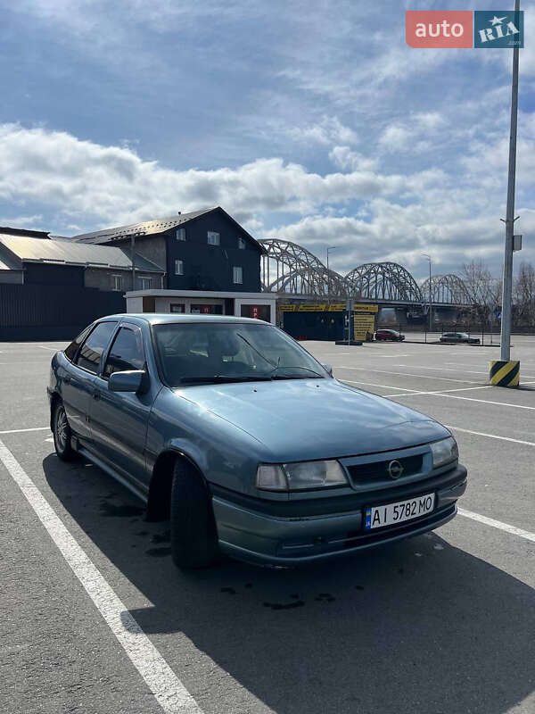 Лифтбек Opel Vectra 1993 в 