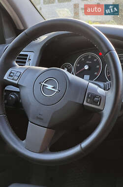 Лифтбек Opel Vectra 2006 в 