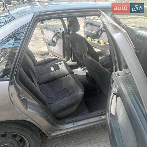 Седан Opel Vectra 1989 в Белой Церкви